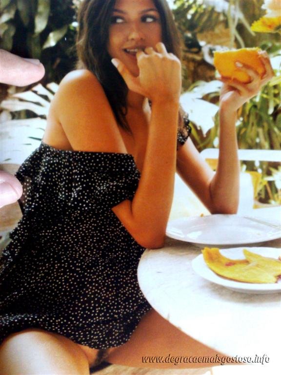 Playboy 2010.03 - Tessalia BBB 10 #jItag2N2