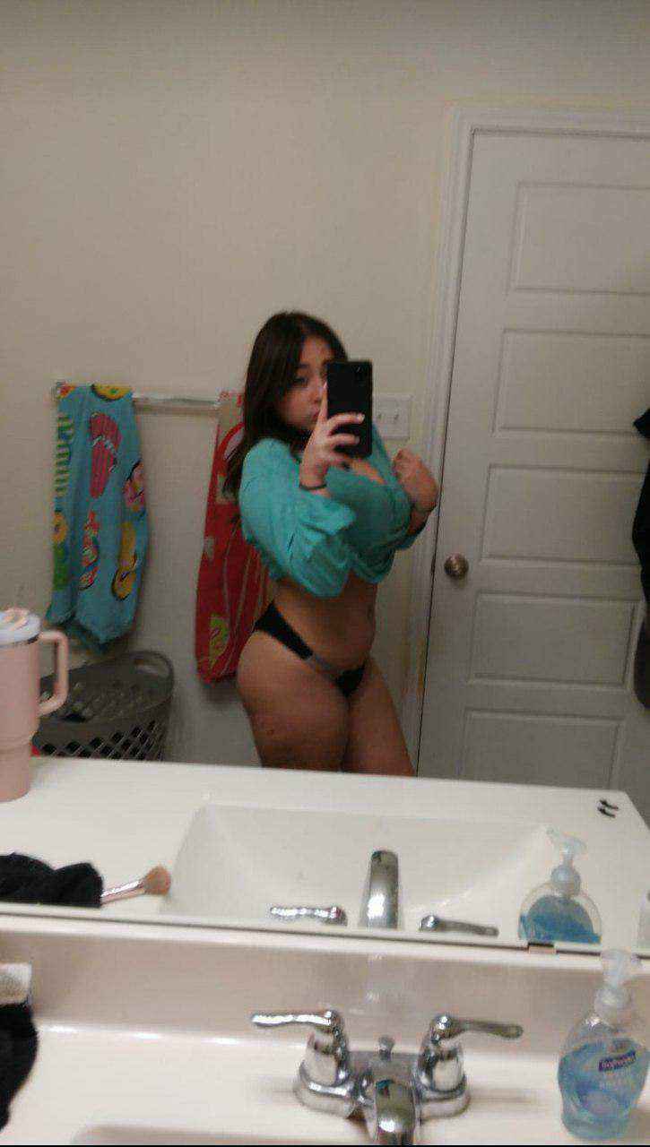 some cucks gf (Mady 18) #8JIayM2Y