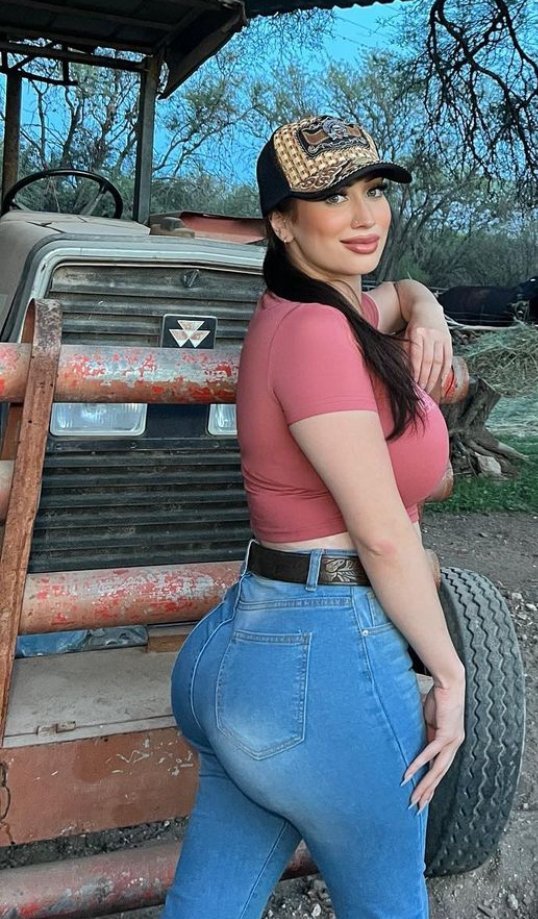 Latina #Ib3MTXnn