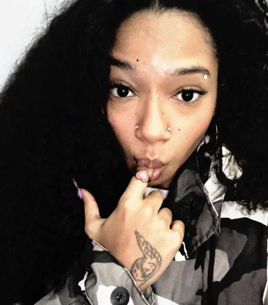 Brazilian rapper #nJT2X9BQ