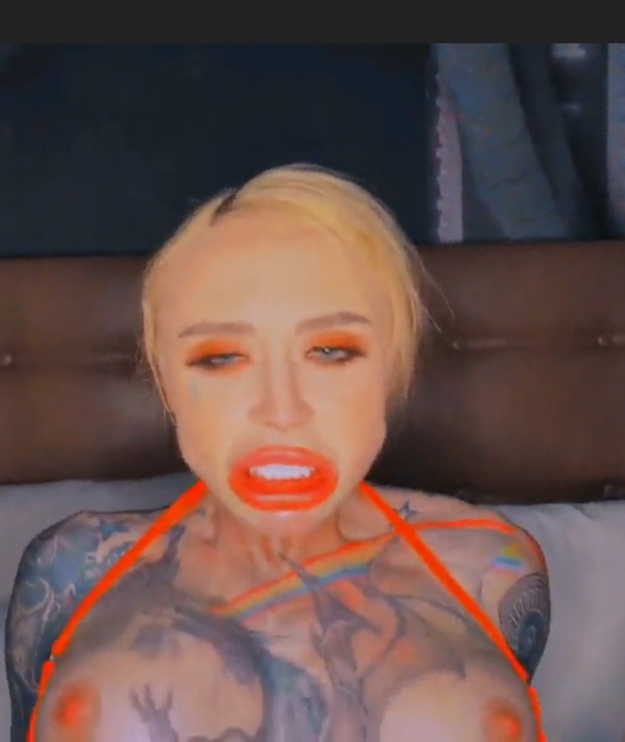 Crazy tattoo cunt gets her ass stuffed #ZQ3h6cO9