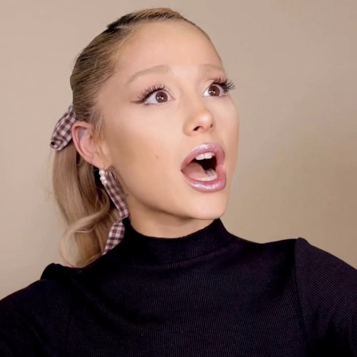 Ariana Grande waiting for your load π₯°π€ #G1M3NpLJ
