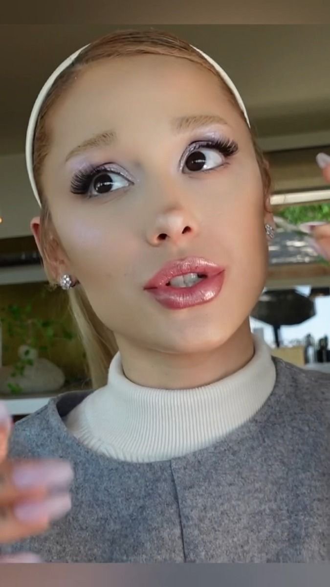 Ariana Grande waiting for your load π₯°π€ #ZD6p3Sg6