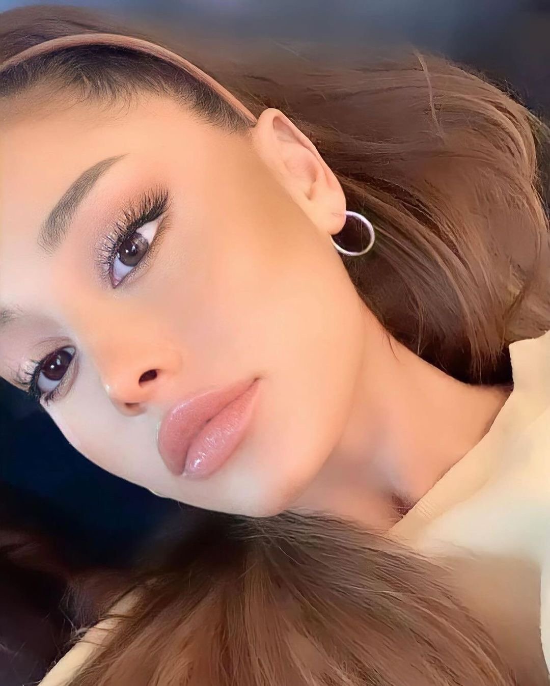 Ariana Grande waiting for your load π₯°π€ #m3GFVLi2