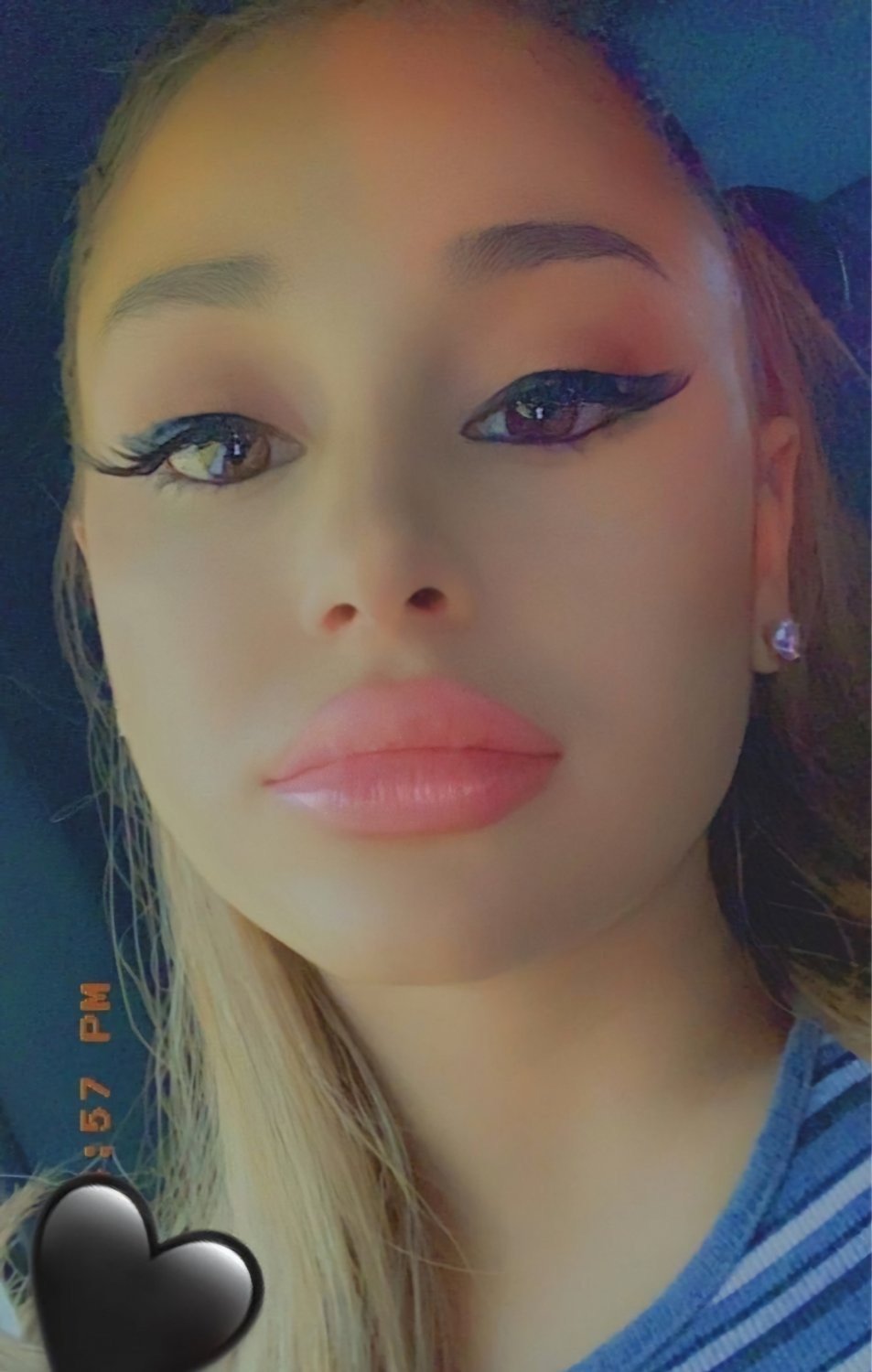 Ariana Grande waiting for your load π₯°π€ #m5pNCunU