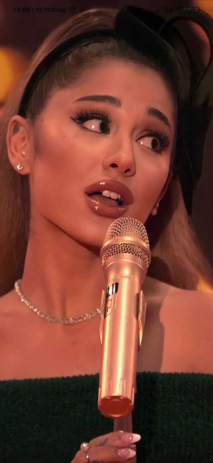 Ariana Grande waiting for your load π₯°π€ #ptQjULPD
