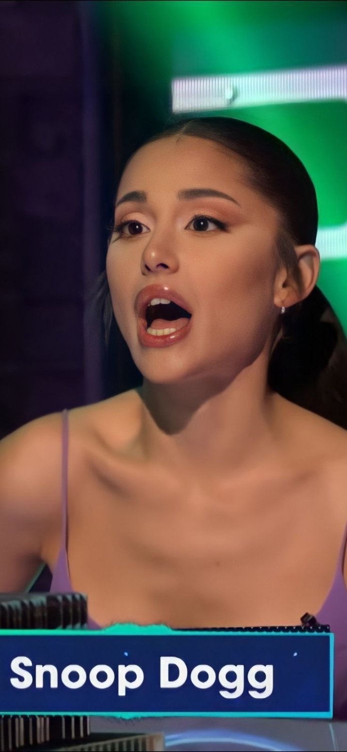 Ariana Grande waiting for your load π₯°π€ #s0DDfxF9