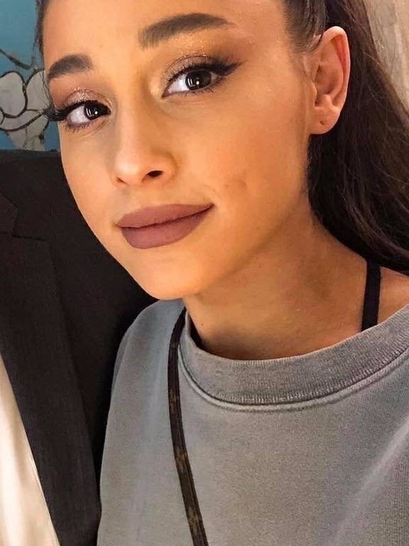 Ariana Grande waiting for your load π₯°π€ #uNhUFIP8