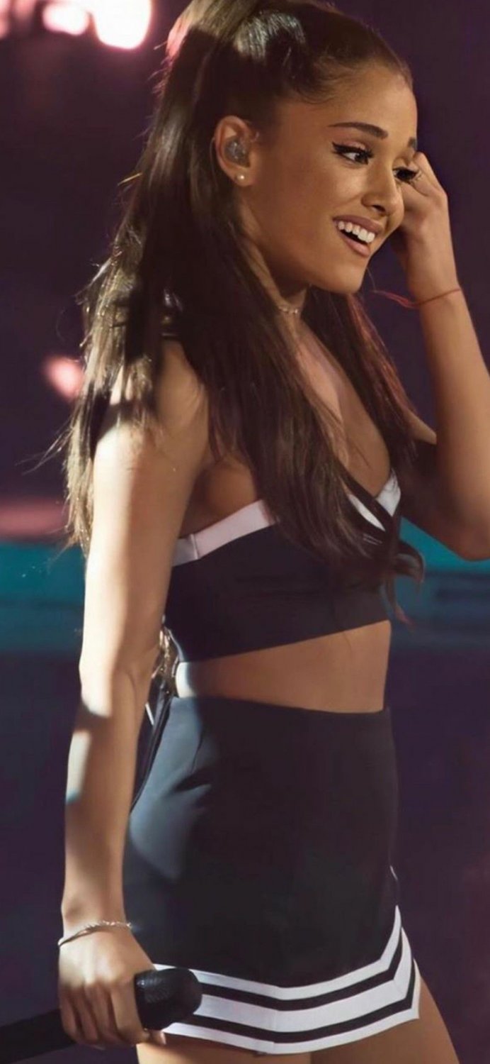 Ariana Grande waiting for your load π₯°π€ #wKUJ3CFb