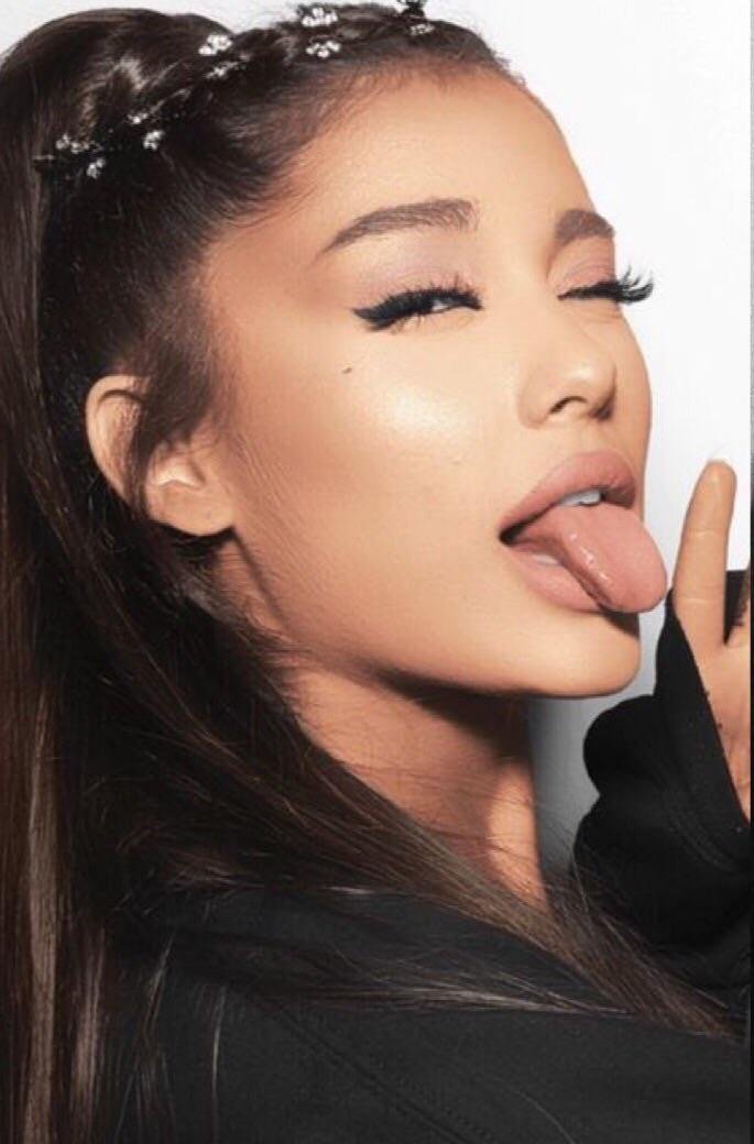 Ariana Grande waiting for your load π₯°π€ #zQdF7jSb