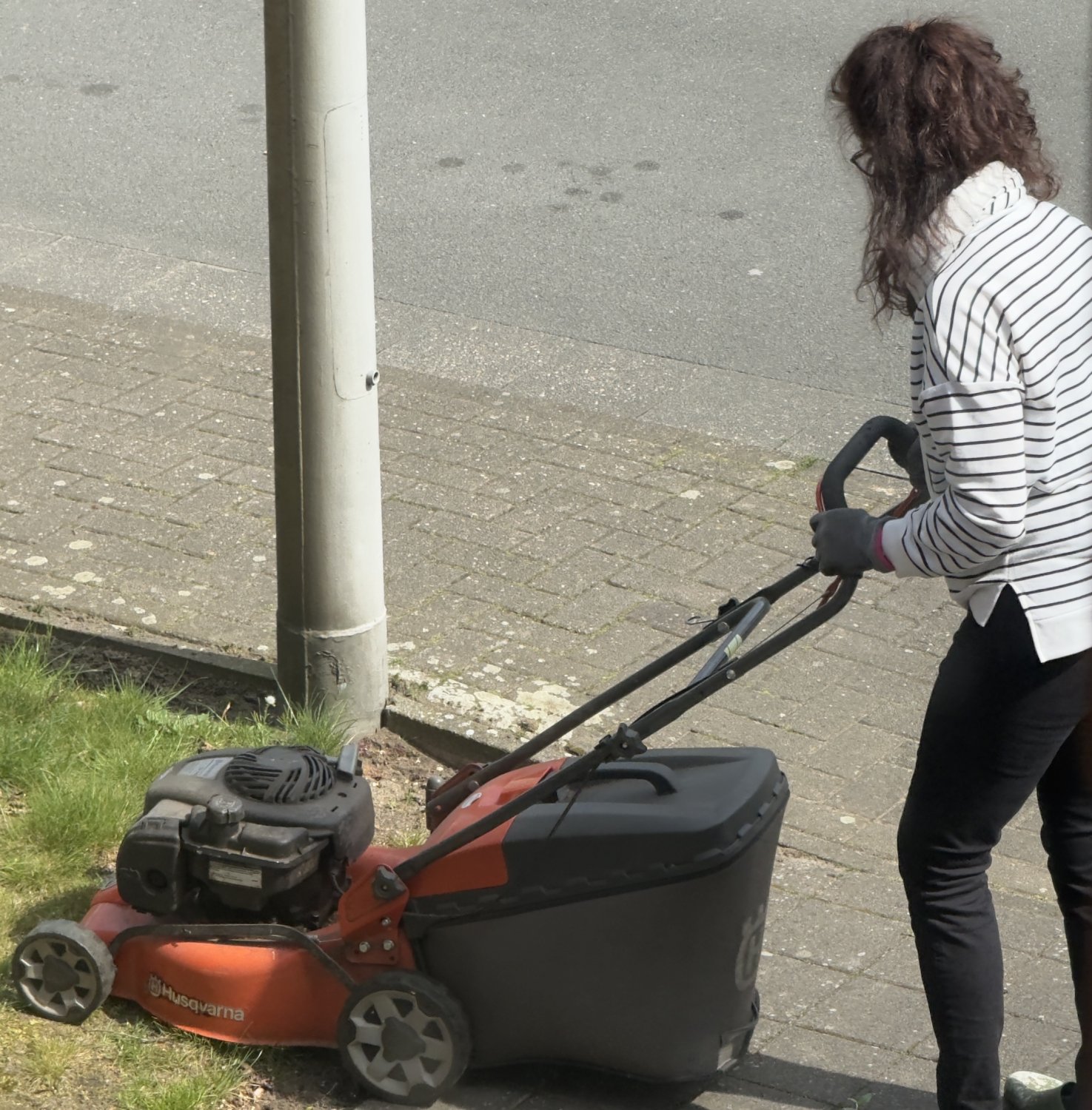 I spied on my hot milf mom while mowing the lawn #SsCjGr8a