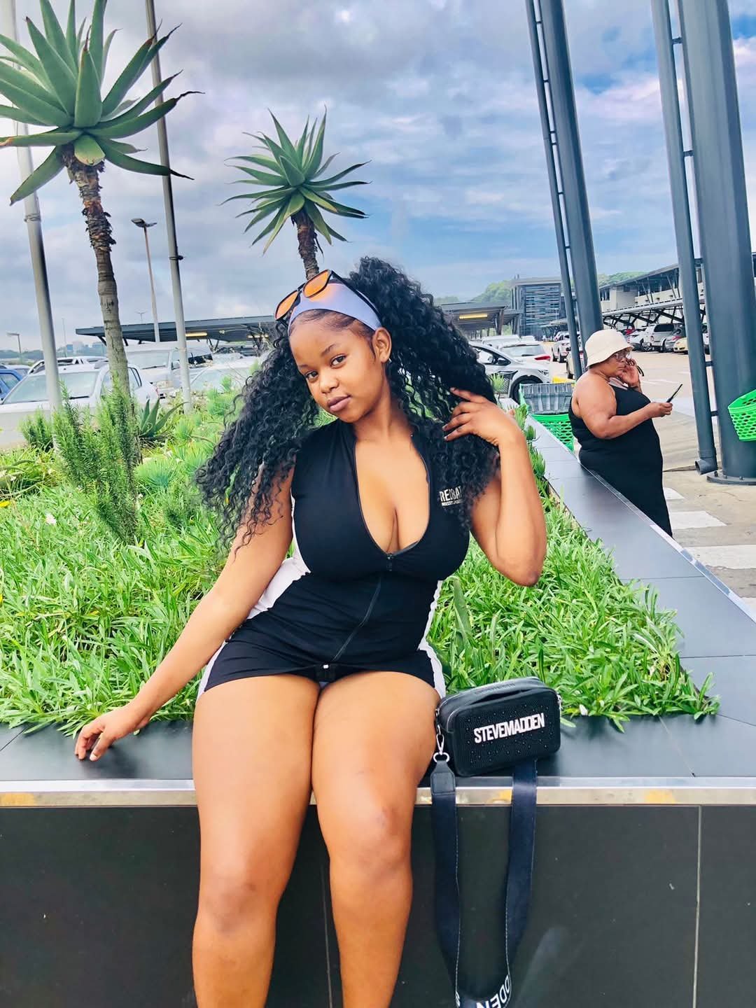 Undressing some of my favorite girls (One of them is a old friend. Guess which one) #NXJ20IvR